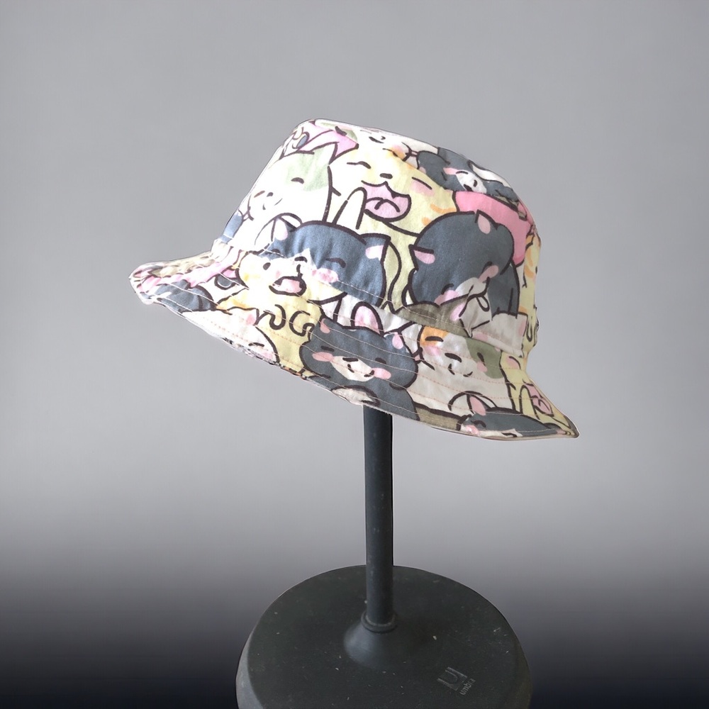 NWOT HANDMADE REVERSIBLE Cotton Bucket Hat Japanese character cats 19-20.5”